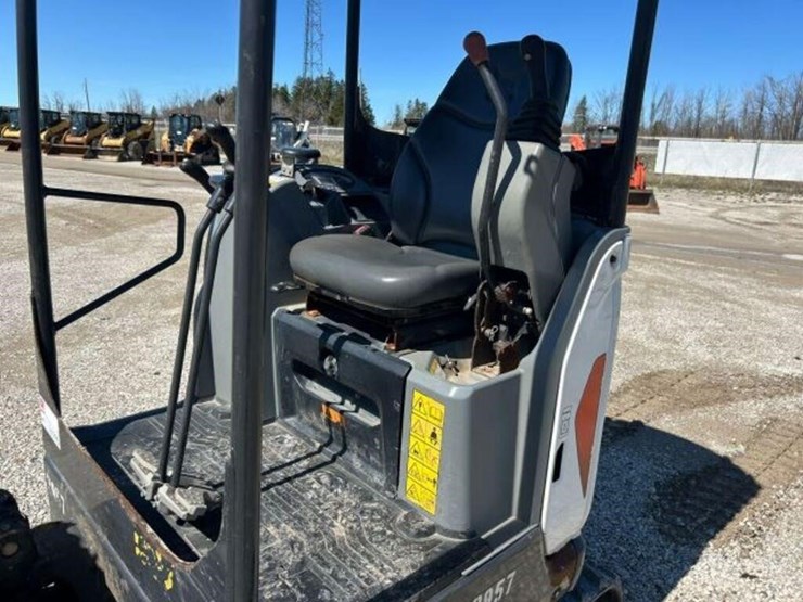 2020-bobcat-e20-image-17