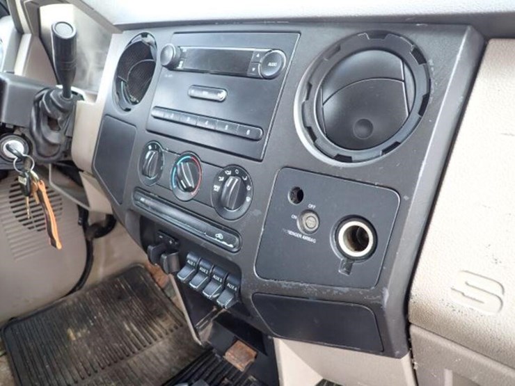 2008-ford-f550-xl-image-37