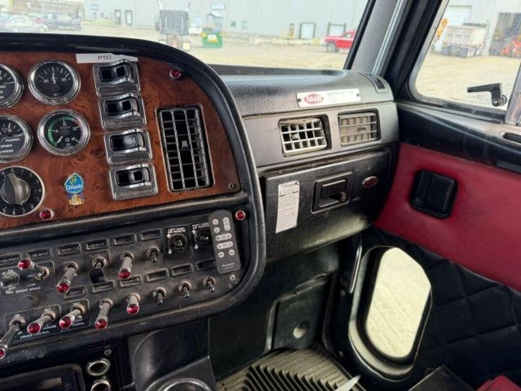 2003-peterbilt-378-image-26