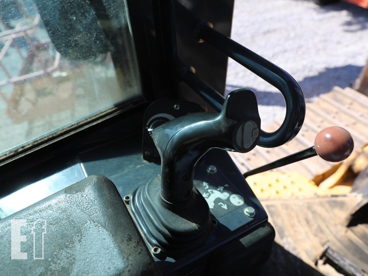 2008-deere-700j-lgp-image-15
