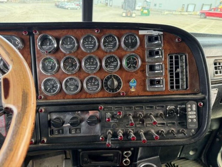 2003-peterbilt-378-image-12