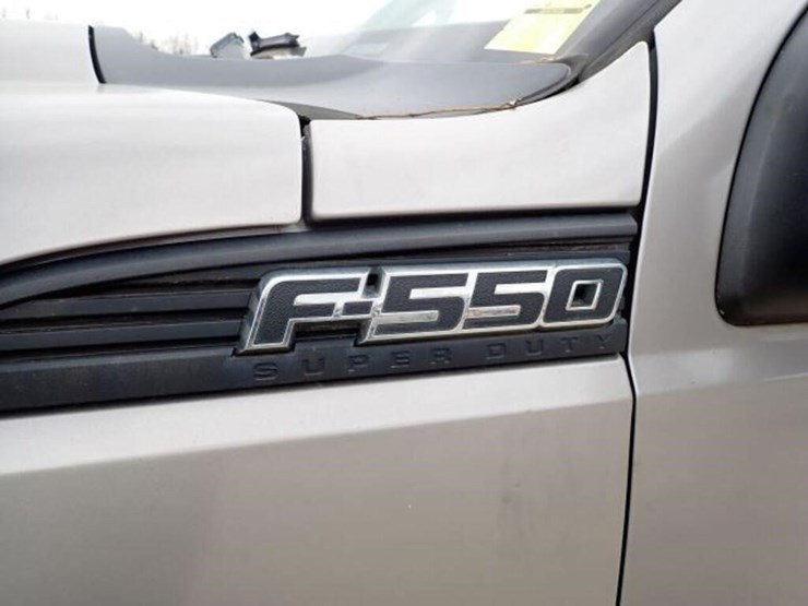 2014-ford-f550-xl-image-9