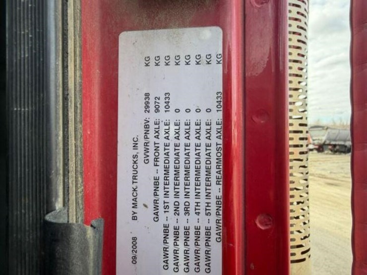 2009-mack-granite-gu813-image-10