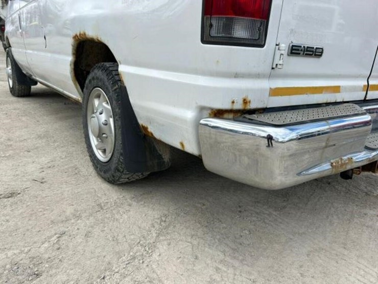 2010-ford-cargo-image-37