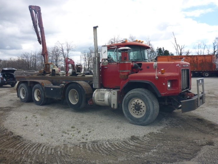 2002-mack-rb688s-image-2