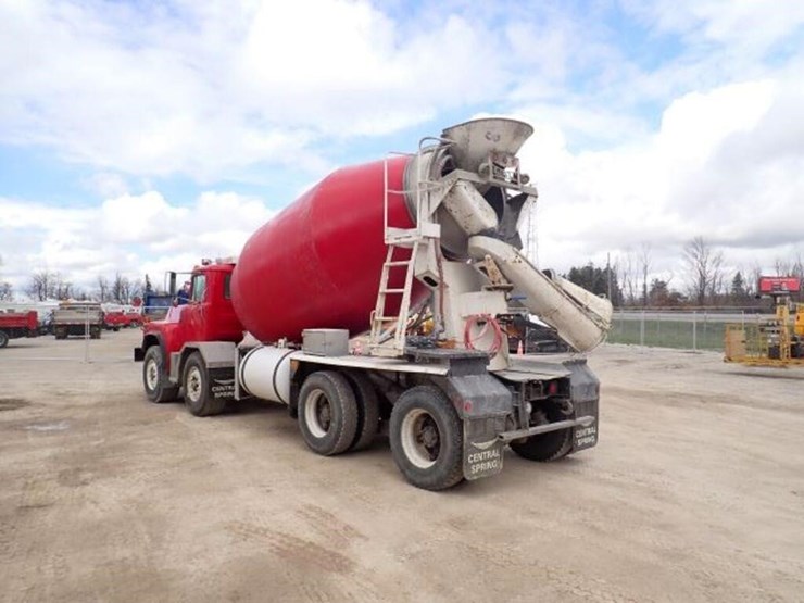 1999-mack-rb690s-image-7