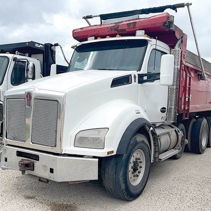 2015 KENWORTH T880