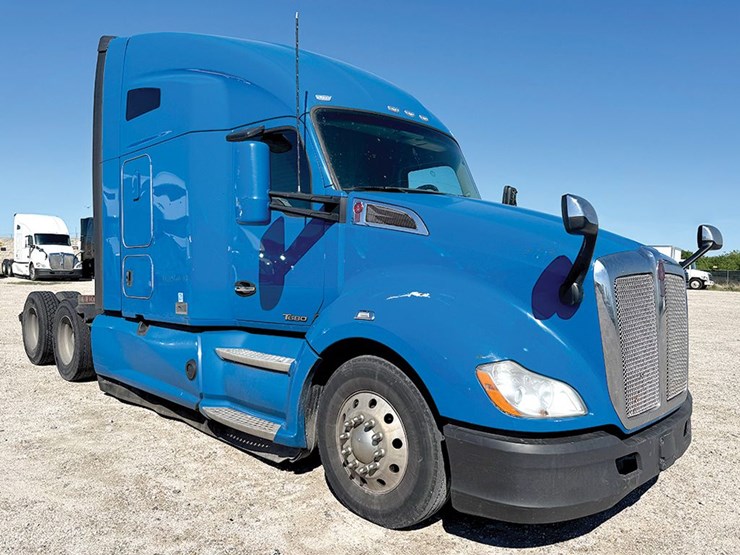 2019-kenworth-t680-image-1