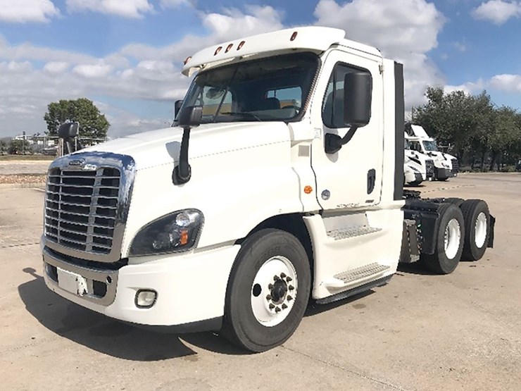 2019-freightliner-cascadia-125-evolution-image-1