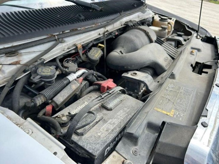 2010-ford-cargo-image-21