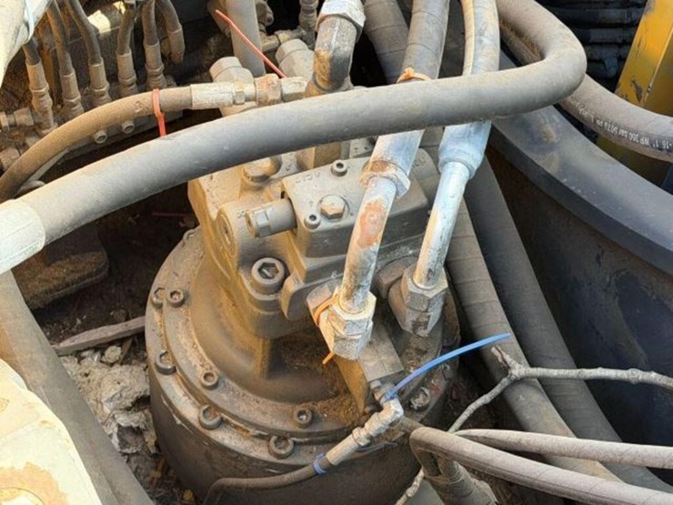 2014-volvo-ec220dl-image-19