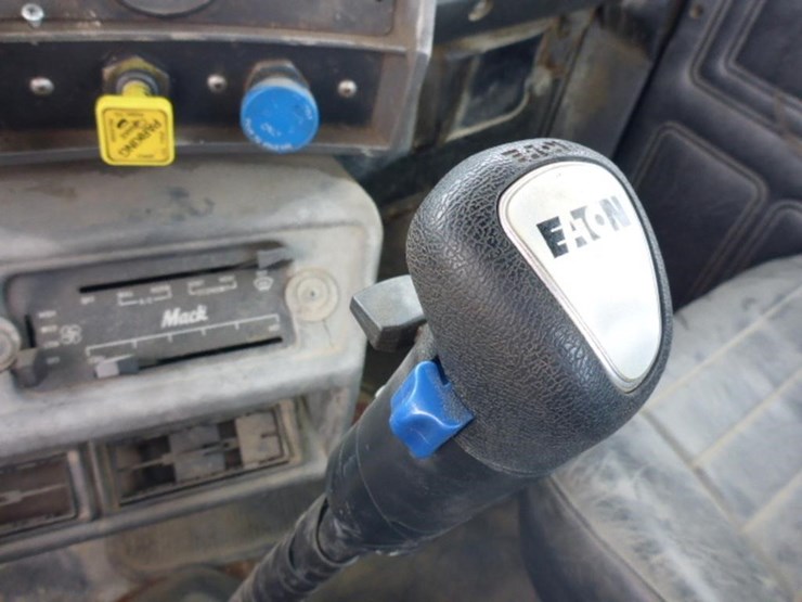 2002-mack-rb688s-image-14