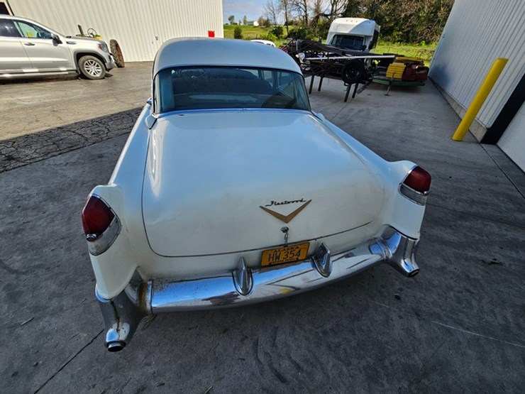 #61-•-1954-cadillac-fleetwood-series-60-4-door-sedan-image-21