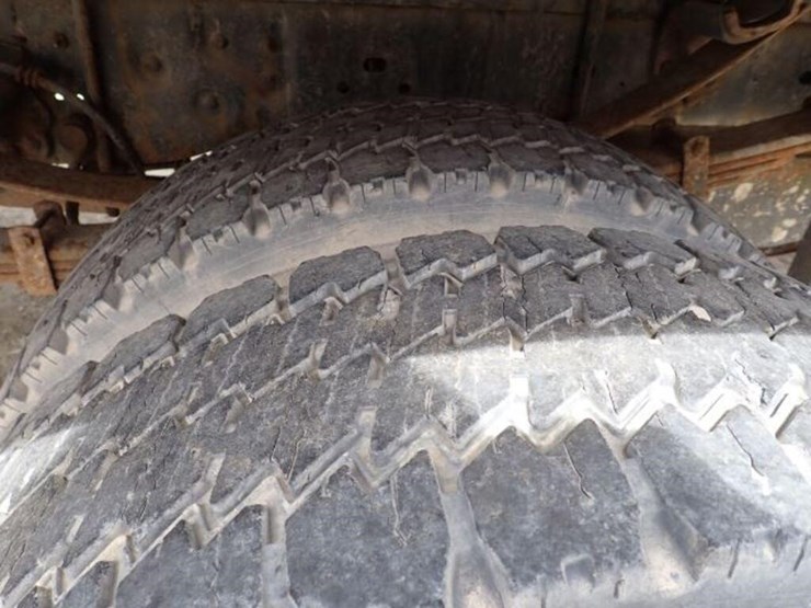 2011-ford-f550-xl-image-46