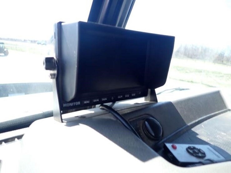 2012-caterpillar-ct660s-image-31