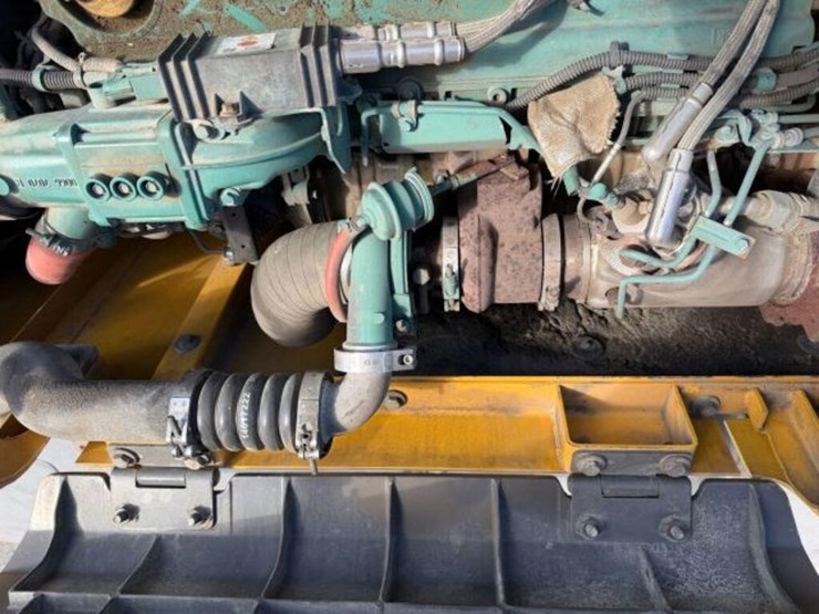 2014-volvo-ec220dl-image-23