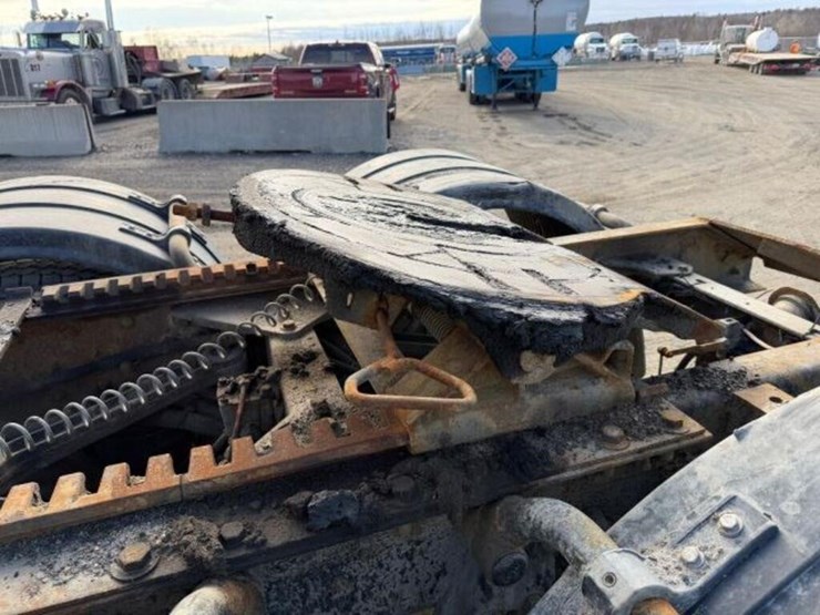 2007-kenworth-w900-image-32