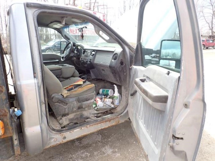 2011-ford-f550-xl-image-21