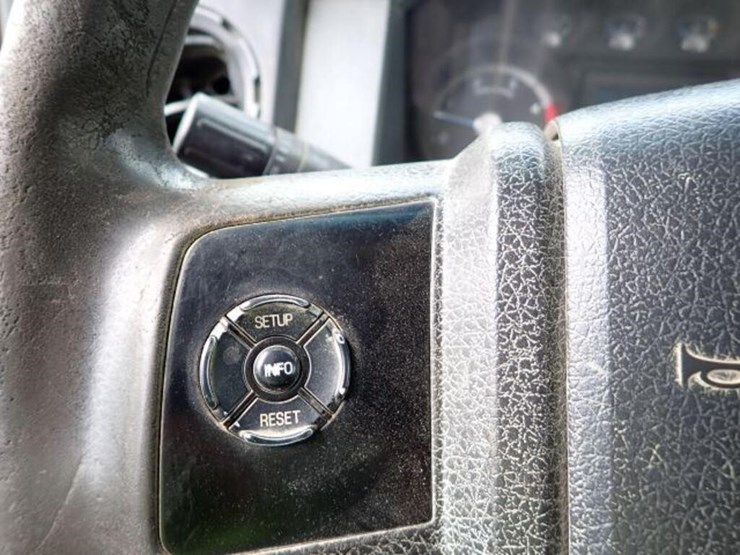 2011-ford-f550-xl-image-18