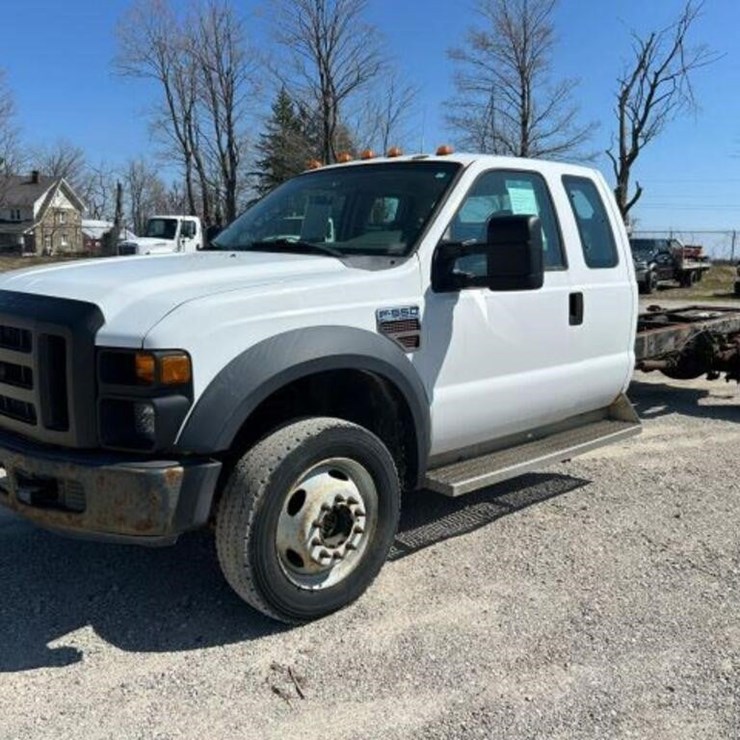 2008 FORD F550 XL
