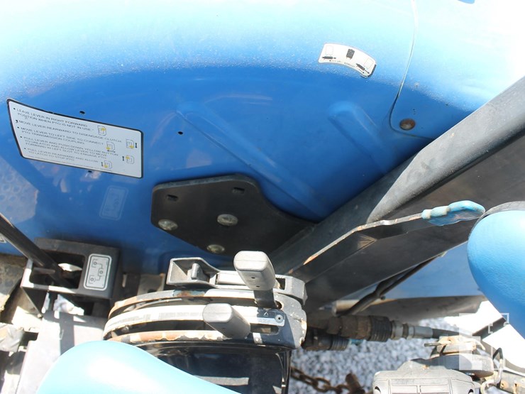 new-holland-tt55-image-12