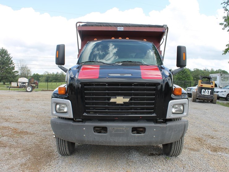 2004-chevrolet-kodiak-c6500-image-2