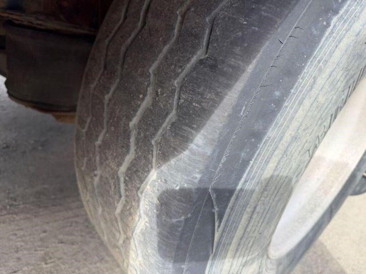 2009-mack-granite-gu813-image-66