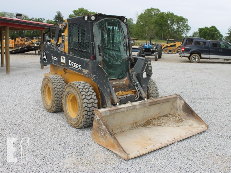 deere-320g-image-7
