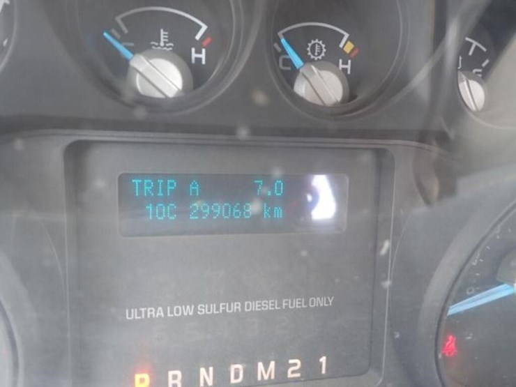 2014-ford-f550-xl-image-15