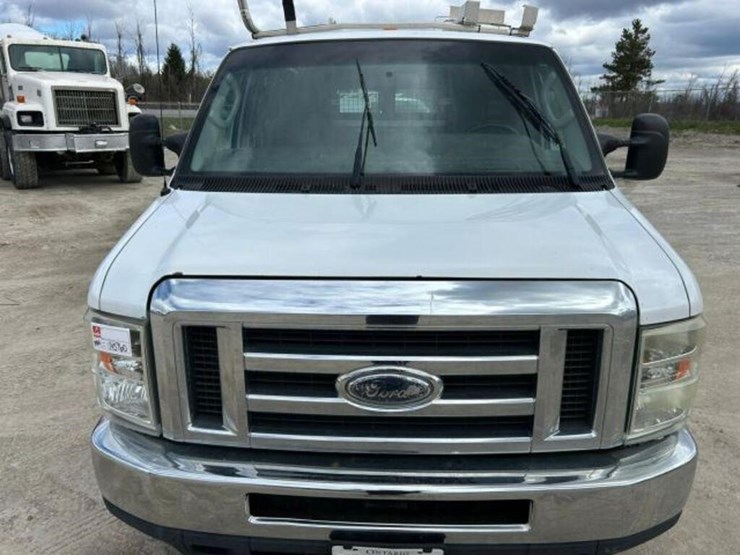 2010-ford-cargo-image-29