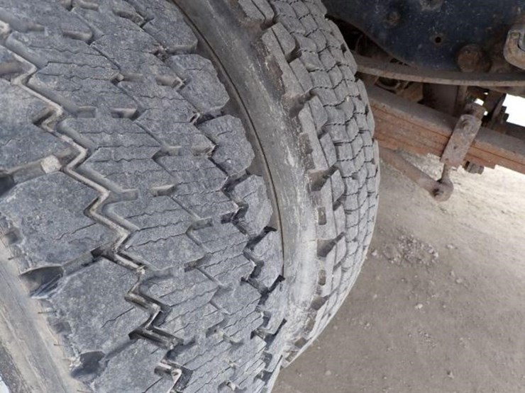 2011-ford-f550-xl-image-57