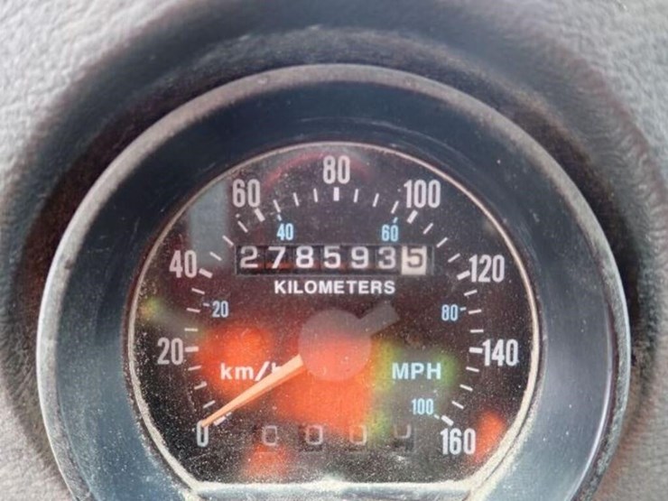1999-mack-rb690s-image-13