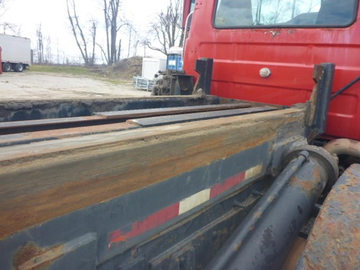 2002-mack-rb688s-image-39