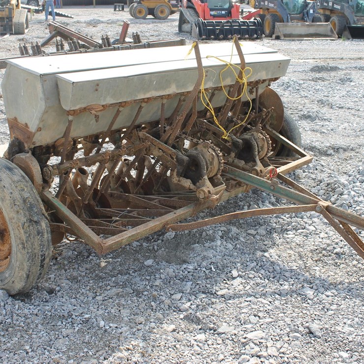 JOHN DEERE 8