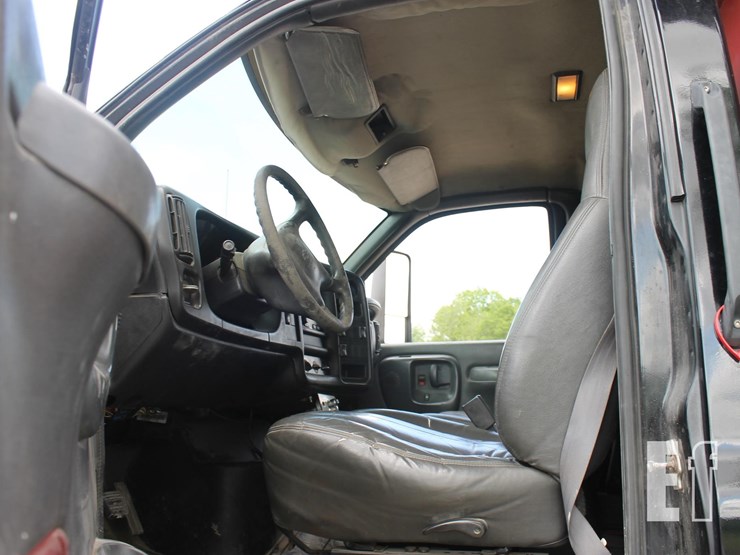 2004-chevrolet-kodiak-c6500-image-11
