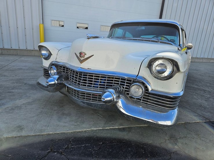#61-•-1954-cadillac-fleetwood-series-60-4-door-sedan-image-61