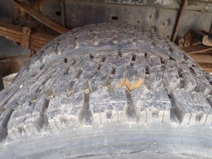 2011-ford-f550-xl-image-44