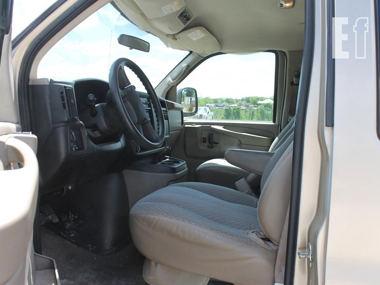 2005-chevrolet-g3500-image-8