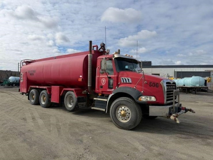 2009-mack-granite-gu813-image-8