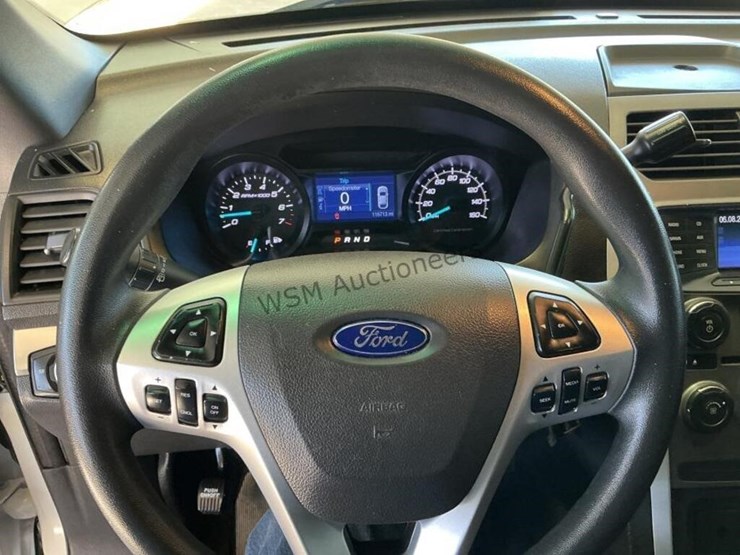 2014-ford-explorer-image-17