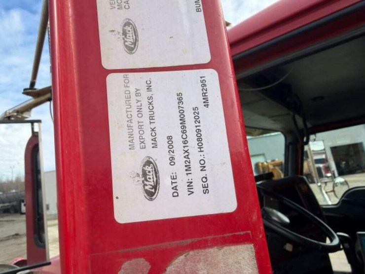 2009-mack-granite-gu813-image-15