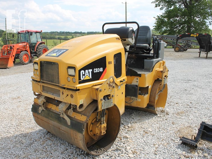 caterpillar-cb24-image-1