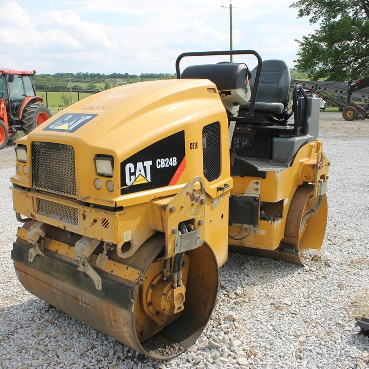CATERPILLAR CB24