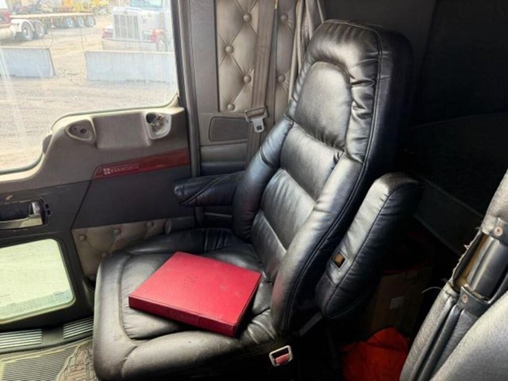 2007-kenworth-w900-image-19