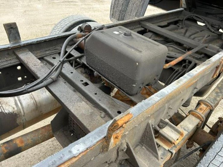 2020-ford-f550-xl-image-40