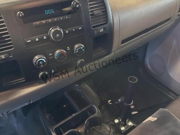 2012-chevrolet-silverado-1500-image-22