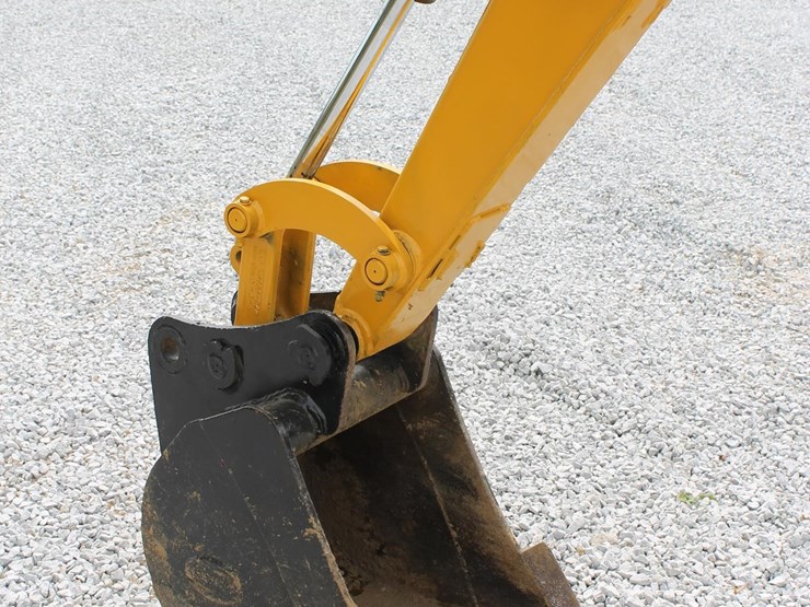 caterpillar-303.5e2-cr-image-9