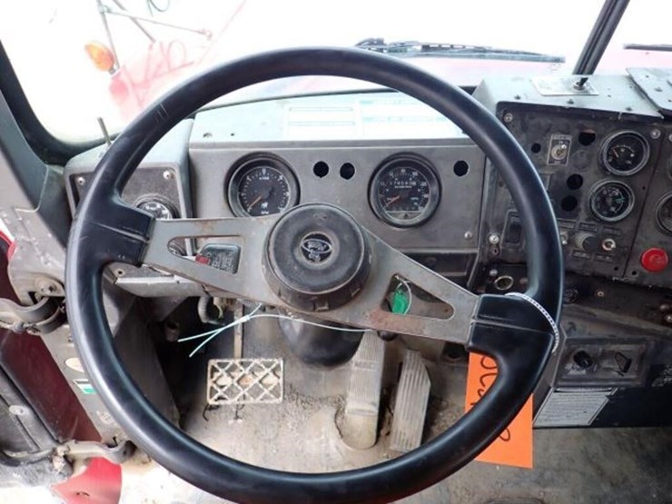 1999-mack-rb690s-image-14
