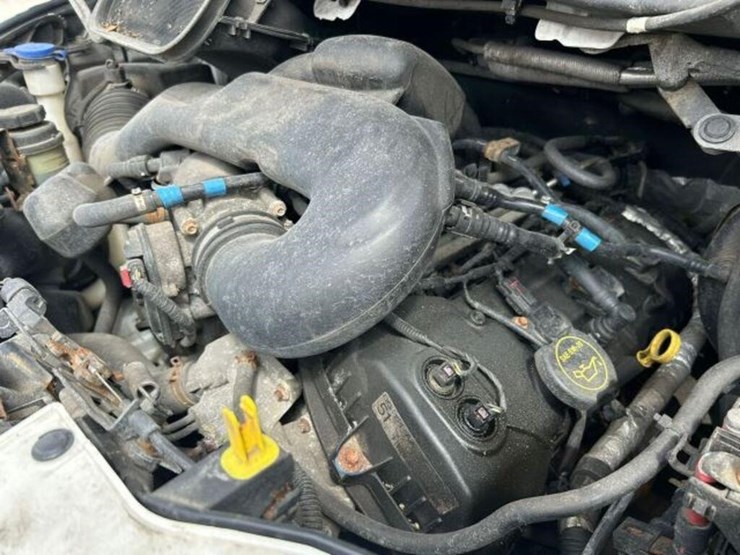 2015-ford-cargo-image-22