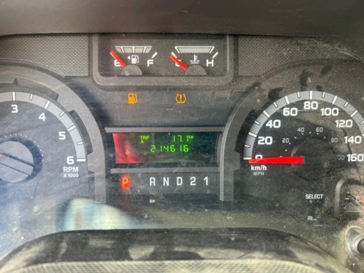2010-ford-cargo-image-10